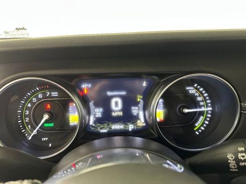 Used 2022 Jeep Wrangler Unlimited Sahara w/ Cold Weather Group image 17