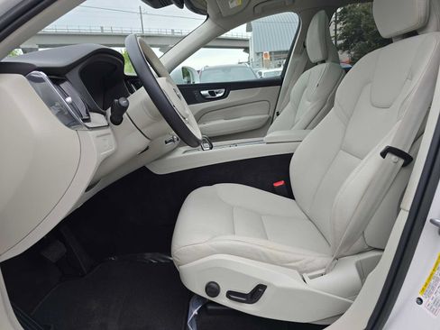 Used 2023 Volvo XC60 B5 Plus w/ Climate Package AWD/4WD image 19