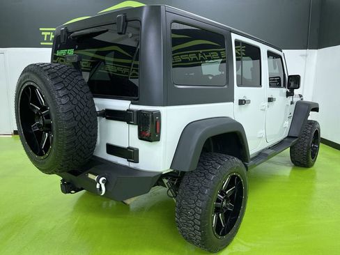 Used 2017 Jeep Wrangler Unlimited Sport image 10