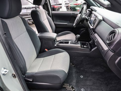 Used 2023 Toyota Tacoma TRD Off-Road AWD/4WD image 7