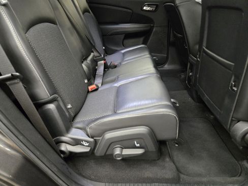 Used 2018 Dodge Journey Crossroad FWD image 12