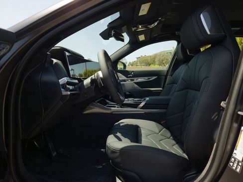 New 2026 BMW 760i xDrive AWD/4WD image 8