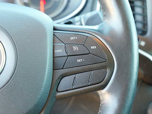 Used 2020 Jeep Cherokee Trailhawk w/ Cold Weather Group image 14