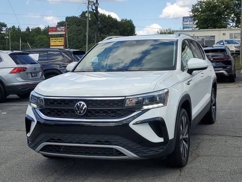 Certified 2023 Volkswagen Taos SE w/ Panoramic Sunroof Package FWD image 37