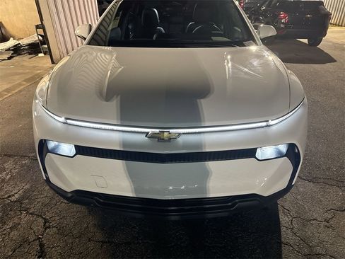 New 2026 Chevrolet Equinox EV LT image 10