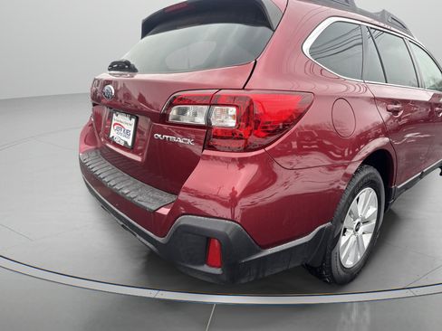 Used 2018 Subaru Outback 2.5i Premium image 5