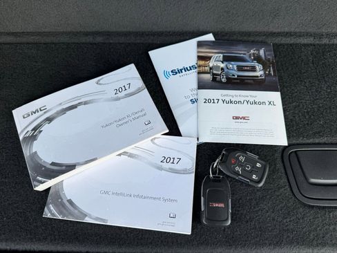 Used 2017 GMC Yukon SLT w/ Premium Edition image 34