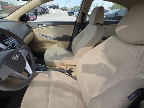 Used 2014 Hyundai Accent GLS image 11