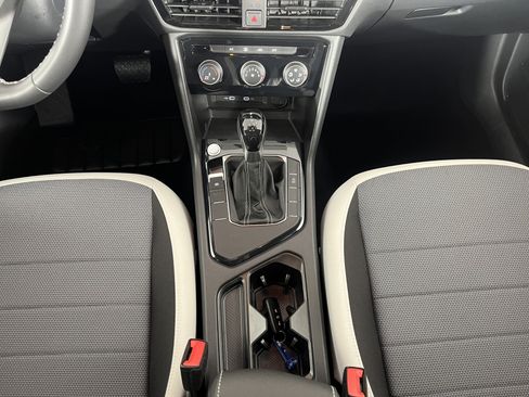 Certified 2025 Volkswagen Taos S FWD image 16