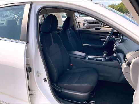 Used 2024 Nissan Sentra SV FWD image 10