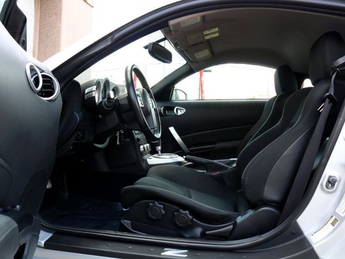 Used 2008 Nissan 350Z Enthusiast image 19