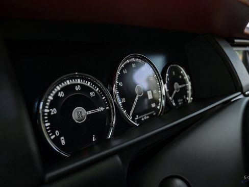 Used 2022 Rolls-Royce Cullinan image 30