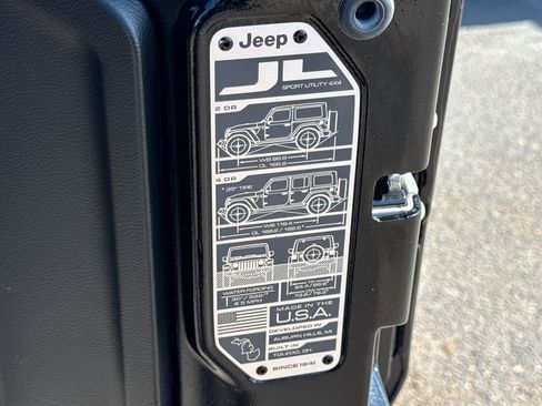 Certified 2023 Jeep Wrangler Unlimited w/ Cold Weather Group AWD/4WD image 14