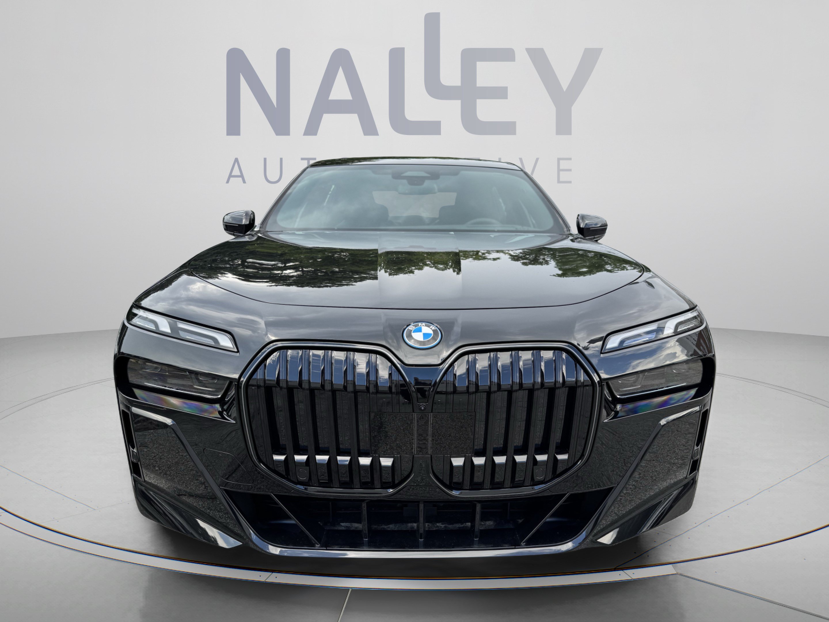 Used 2026 BMW i7 eDrive50 w/ M Sport Package RWD image 8