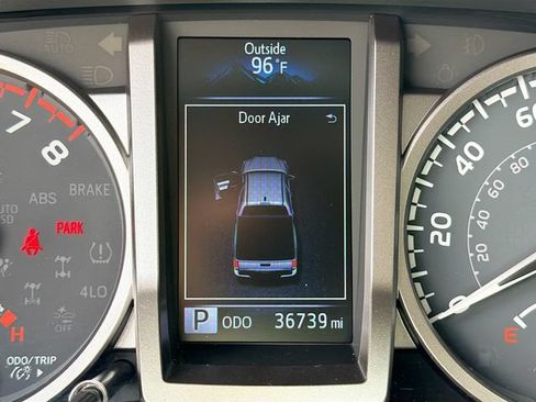 Used 2022 Toyota Tacoma SR5 RWD image 12