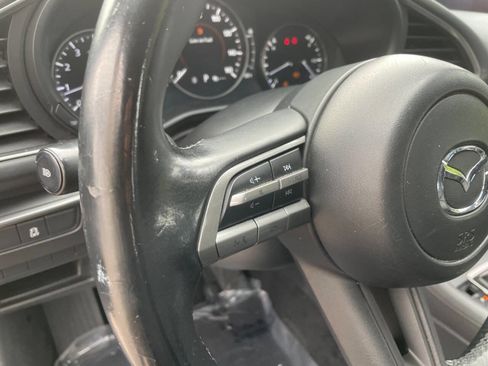 Used 2021 MAZDA MAZDA3 s image 22