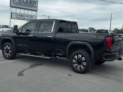 Used 2025 GMC Sierra 2500 Denali AWD/4WD image 4