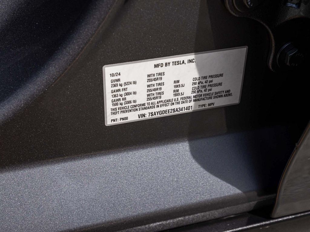 Used 2025 Tesla Model Y Long Range AWD/4WD image 16