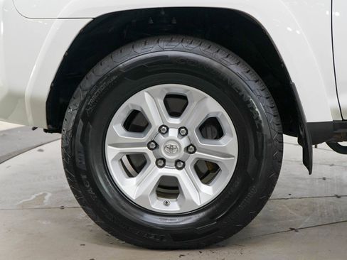 Used 2021 Toyota 4Runner SR5 Premium w/ Moonroof Package AWD/4WD image 28
