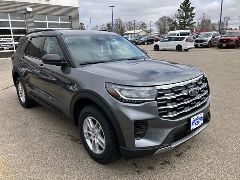 New 2026 Ford Explorer Active AWD/4WD image 4