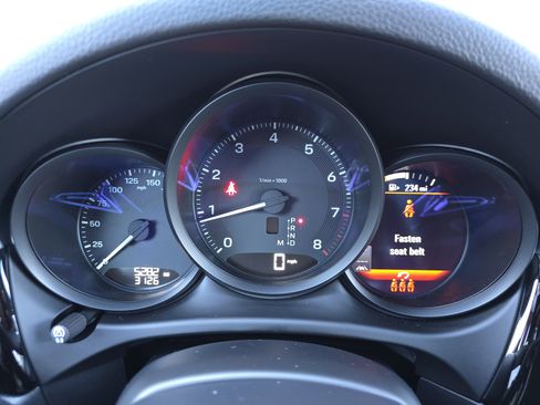 Certified 2025 Porsche Macan image 20