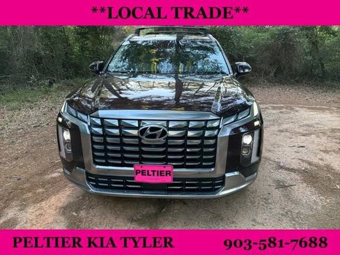 Used 2023 Hyundai Palisade Calligraphy image 2