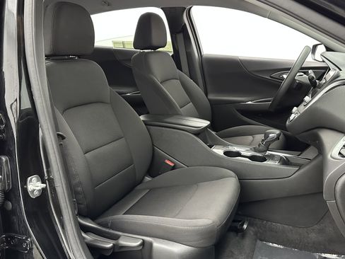 Used 2025 Chevrolet Malibu LT image 35