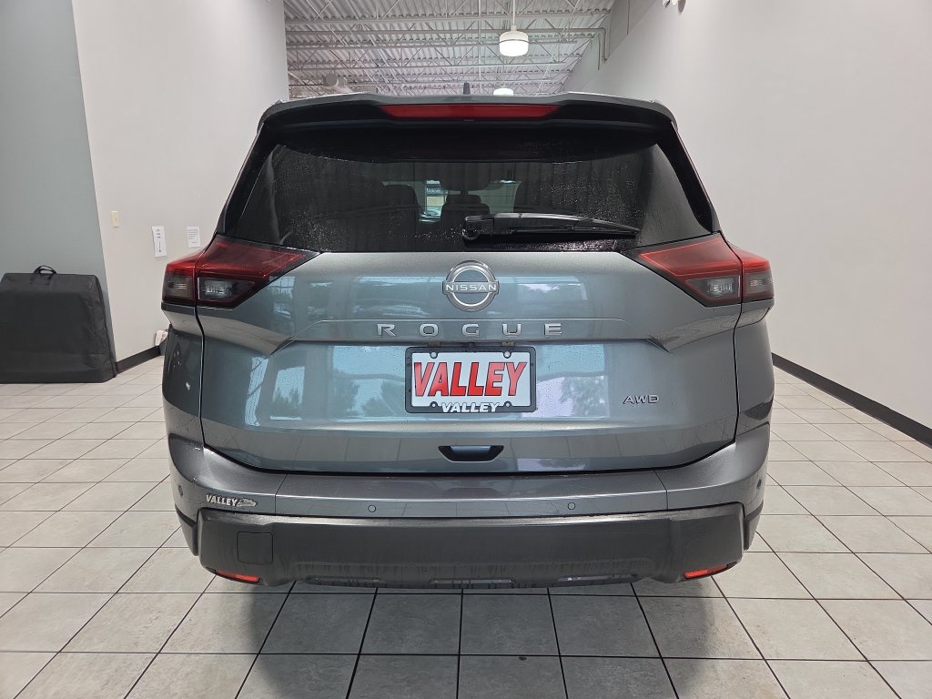 Used 2026 Nissan Rogue SV AWD/4WD image 9