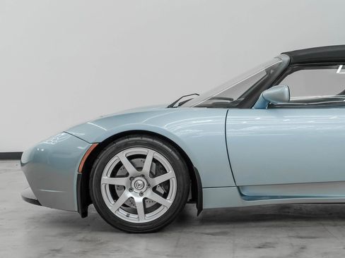 Used 2010 Tesla Roadster image 9