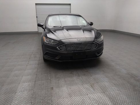 Used 2018 Ford Fusion SE w/ Fusion SE Technology Package FWD image 14