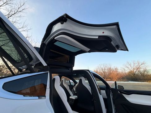 Used 2018 Tesla Model X 100D image 49