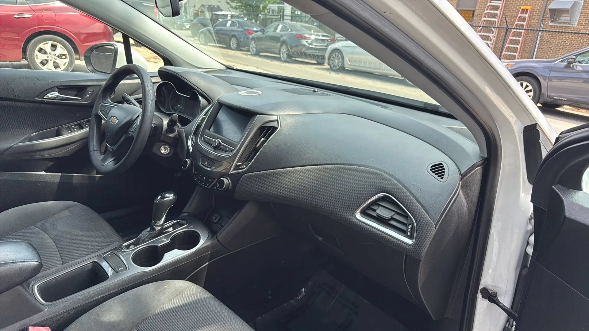 Used 2019 Chevrolet Cruze LT w/ LT Fleet Convenience Package FWD image 20