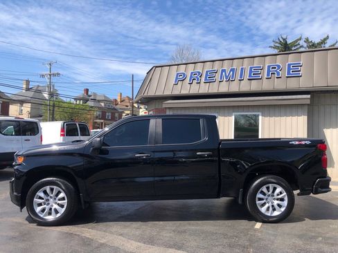 Used 2021 Chevrolet Silverado 1500 Custom image 2