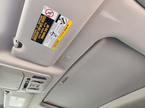 Certified 2021 Toyota Highlander Limited FWD image 25