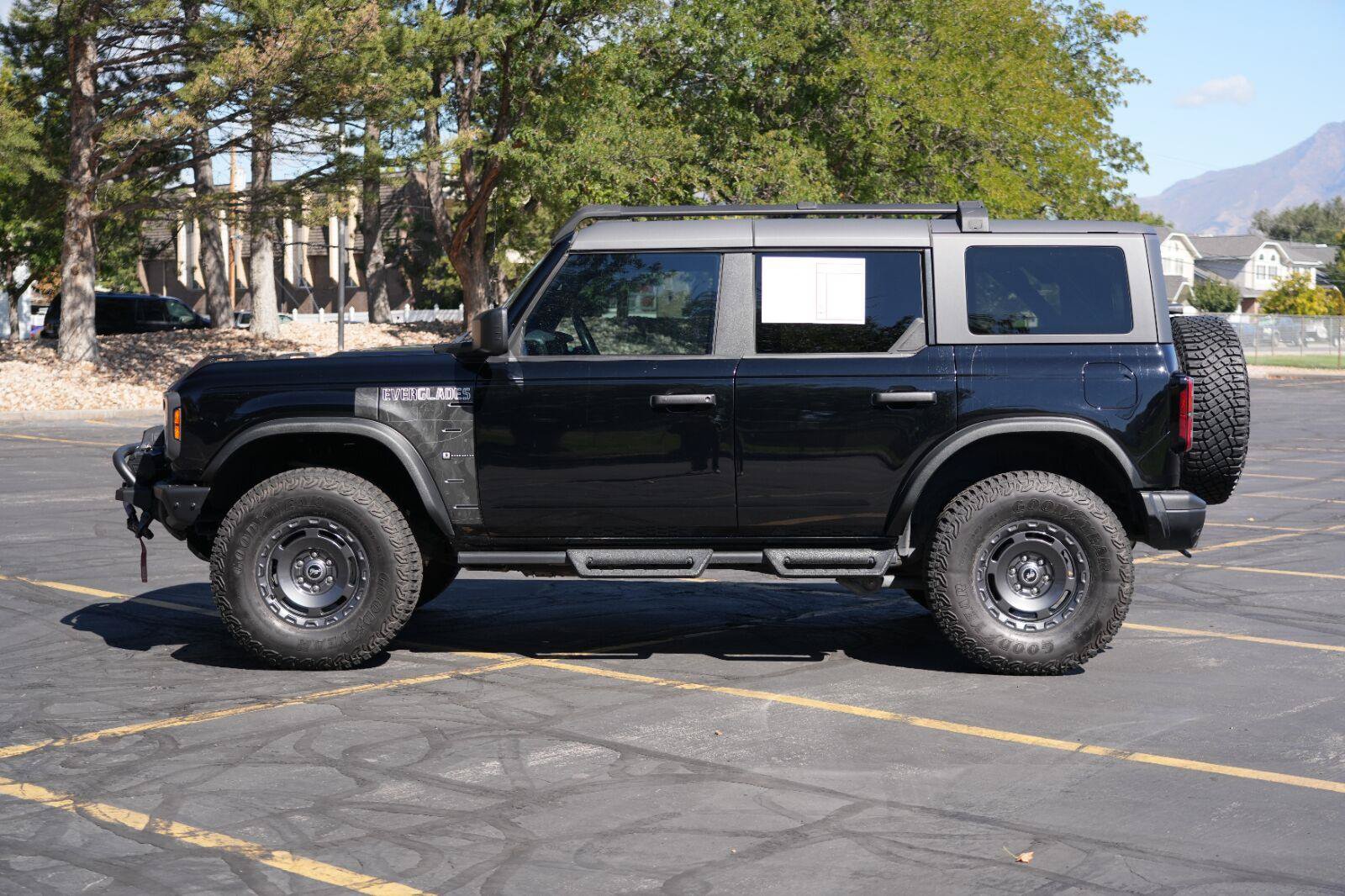 Used 2024 Ford Bronco Everglades AWD/4WD image 2