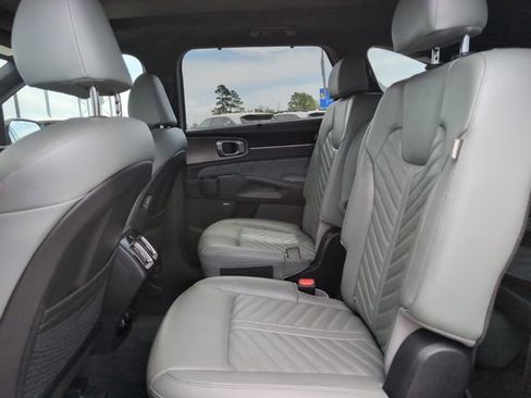 Used 2024 Kia Sorento SX Prestige w/ Sage Leather Package AWD/4WD image 29