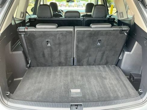 Used 2025 Volkswagen Atlas SE FWD image 14