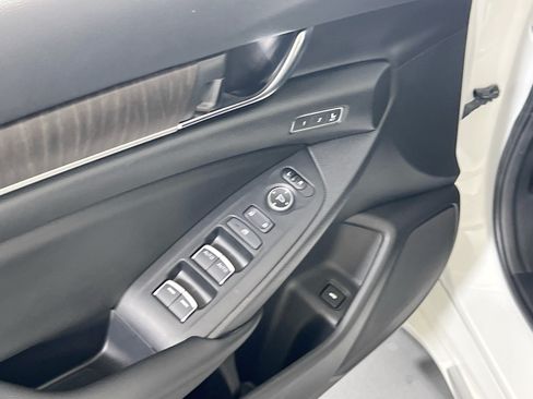 Used 2021 Honda Accord Touring image 18