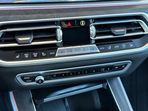 Used 2022 BMW X5 xDrive40i w/ Climate Comfort Package image 23