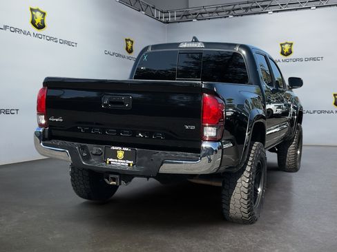 Used 2021 Toyota Tacoma SR5 AWD/4WD image 5