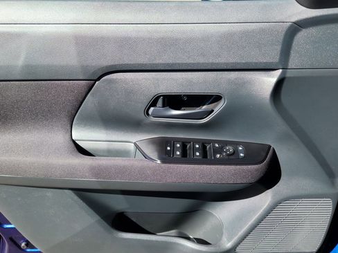 Certified 2025 Nissan Kicks S image 7