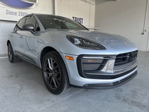 Used 2023 Porsche Macan Turbo image 4
