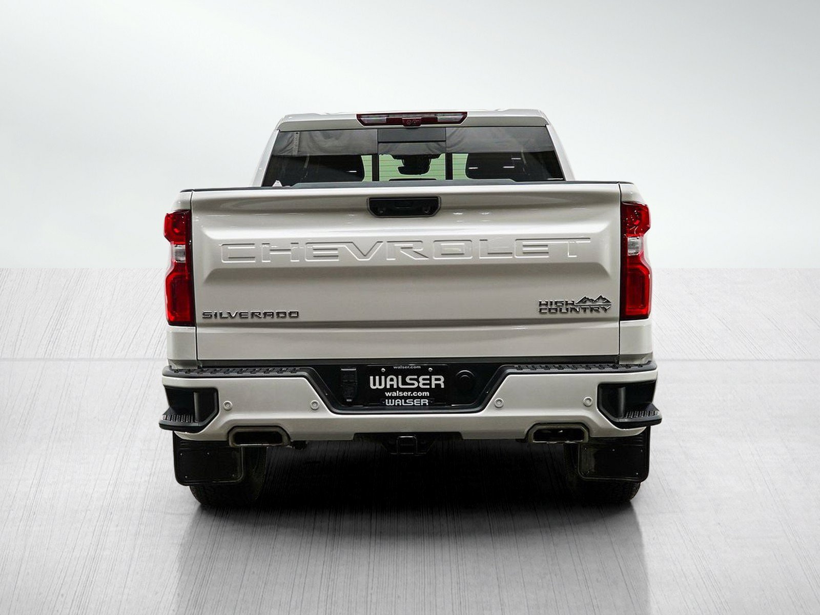 Used 2024 Chevrolet Silverado 1500 High Country w/ Technology Package AWD/4WD image 4