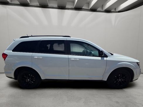 Used 2019 Dodge Journey SE w/ Blacktop Package FWD image 11