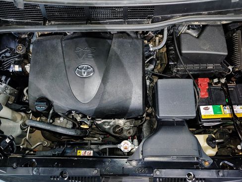 Used 2020 Toyota Sienna LE AWD/4WD image 52