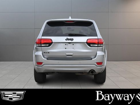 Used 2017 Jeep Grand Cherokee Altitude AWD/4WD image 6