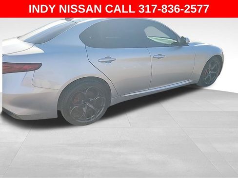 Used 2017 Alfa Romeo Giulia Ti w/ TI 19" Sport Package image 6