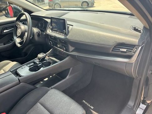 Used 2024 Nissan Rogue SV FWD image 12