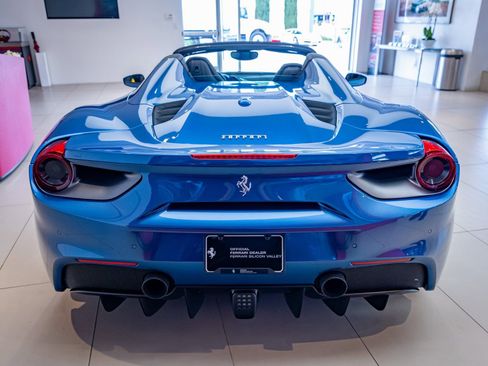 Used 2017 Ferrari 488 Spider image 5