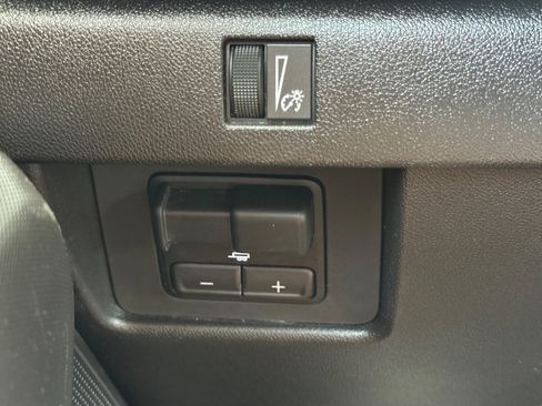 Used 2024 Chevrolet Colorado LT w/ LT Convenience Package II image 22